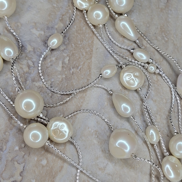 Trifari Pearlessence necklace - Picture 2 of 2